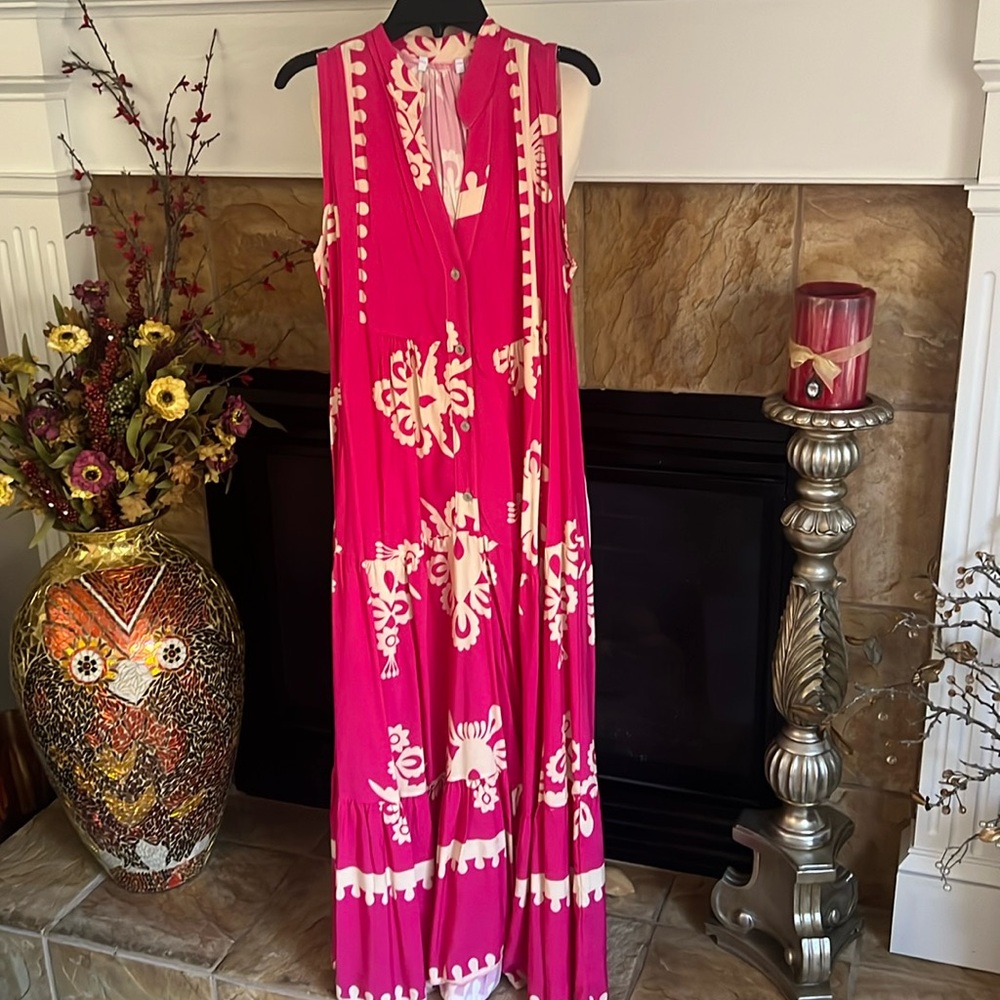 Size, small medium, pink color, beautiful materials